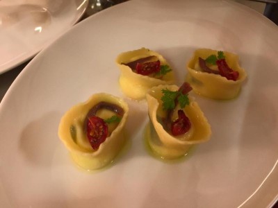 Locanda-Orelli-Cappellacci%20burrata%20datterino%20e%20acciuga%20del%20Cantabrico
